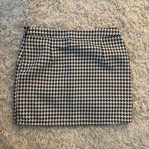 Houndstooth mini skirt